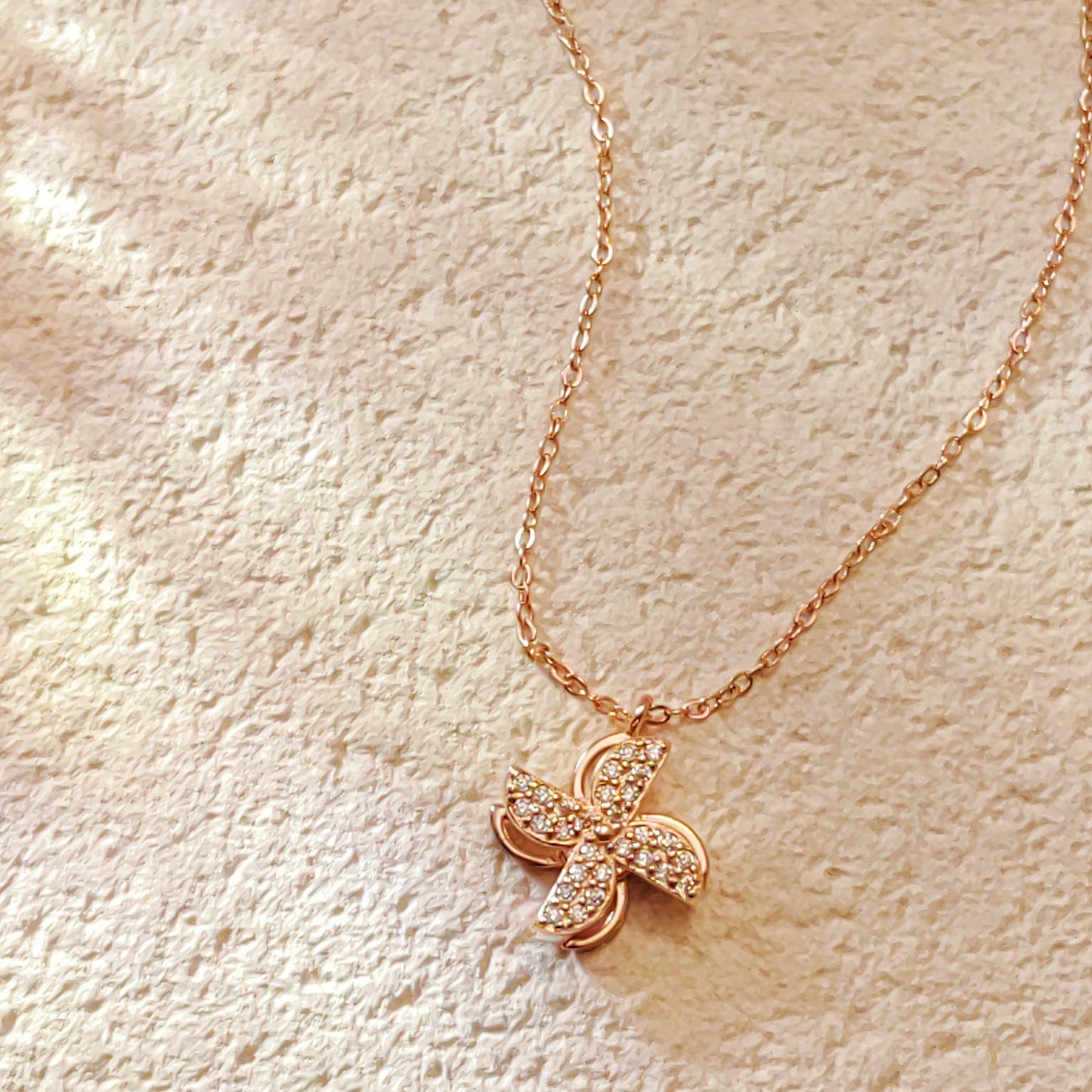 Rotatable Windmill Necklaces