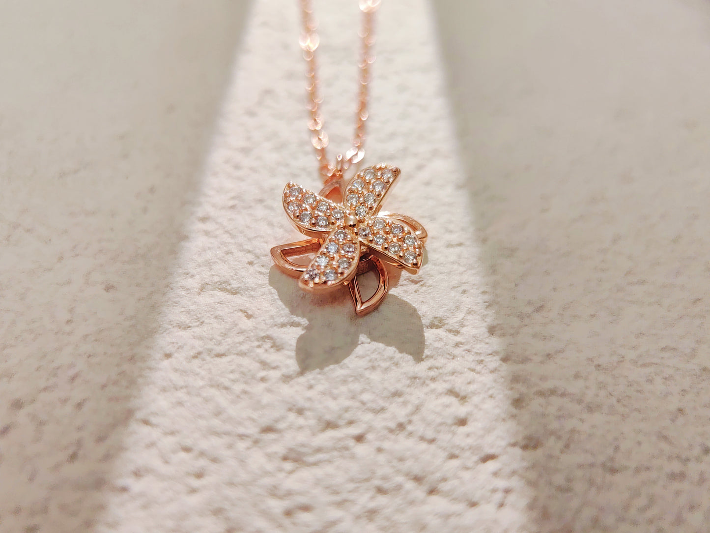Rotatable Windmill Necklaces