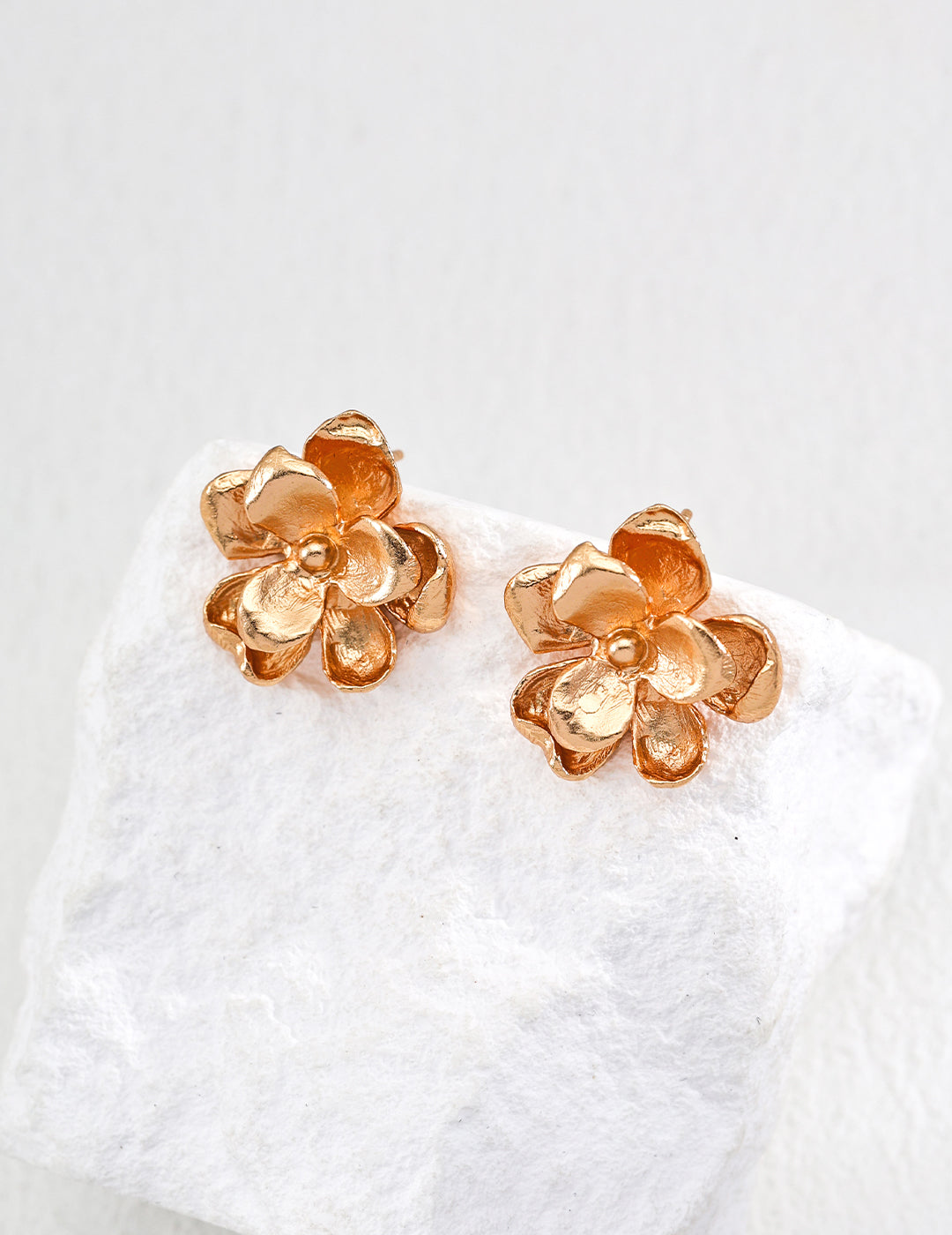 Flora Petals Vintage Gold Earrings